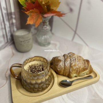 Підставка для напоїв з десертом, букова  4013